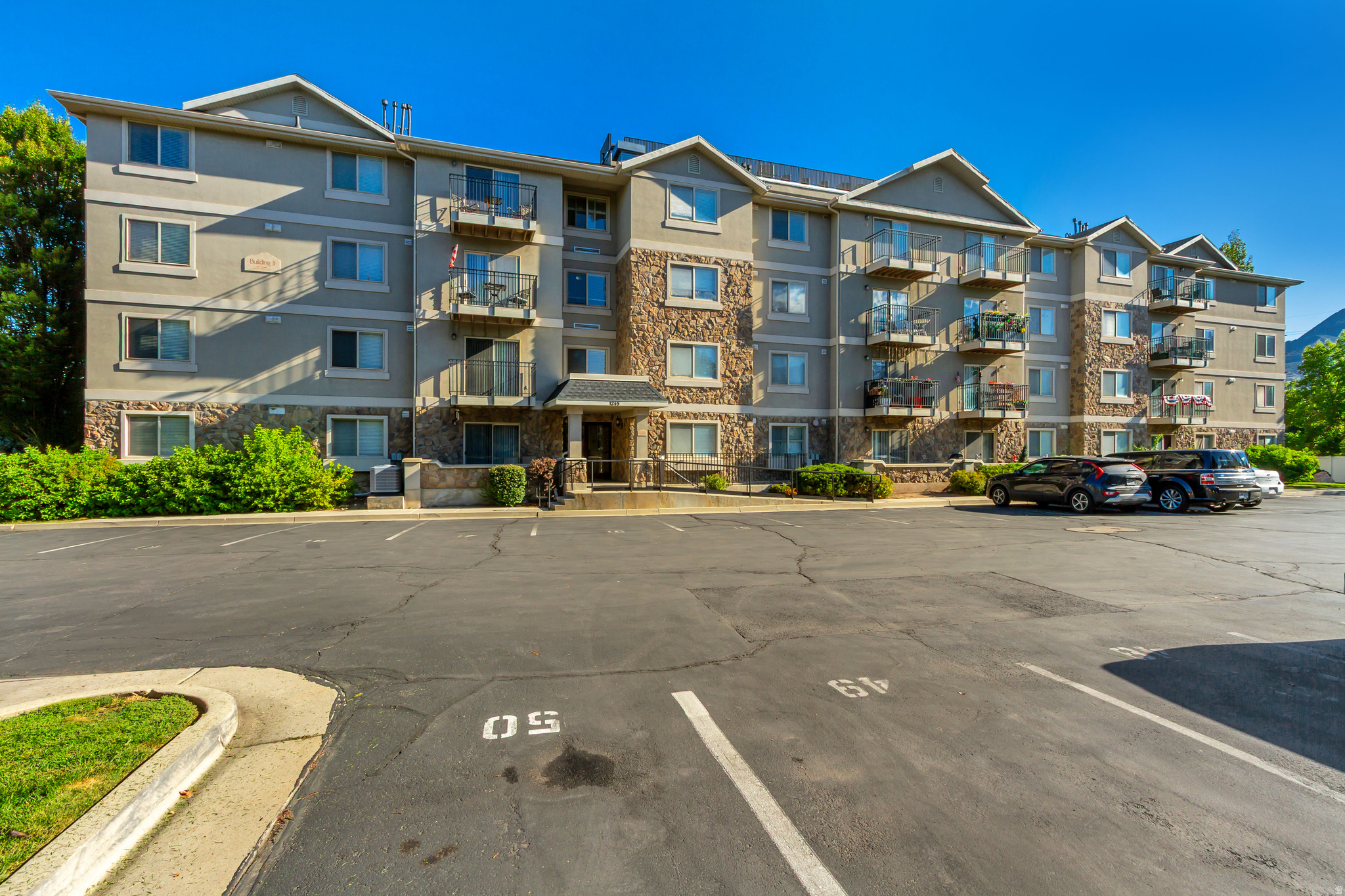 1245 E PRIVET DR #324, Cottonwood Heights, UT 84121 — photo 1