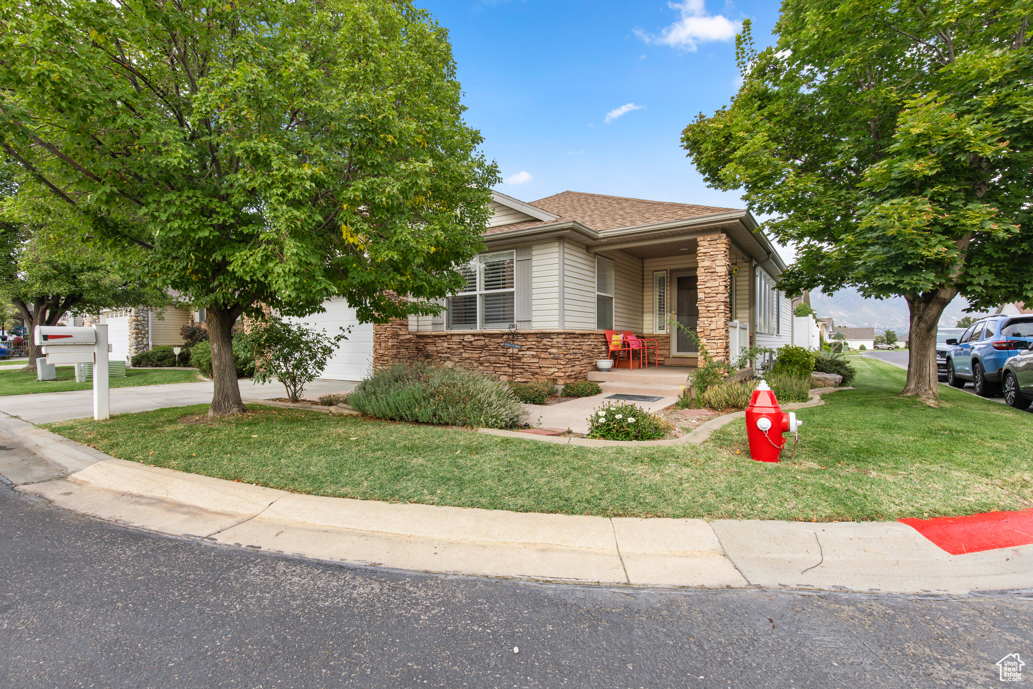 4598 S BLOSSOM GLEN WAY, Roy, UT 84067 — photo 1