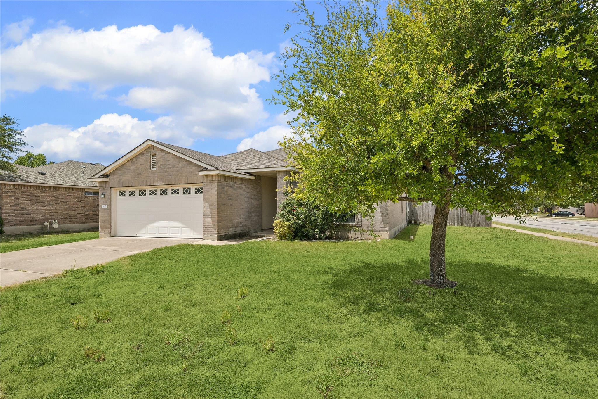 913 Remington, Leander, TX 78641 — photo 1