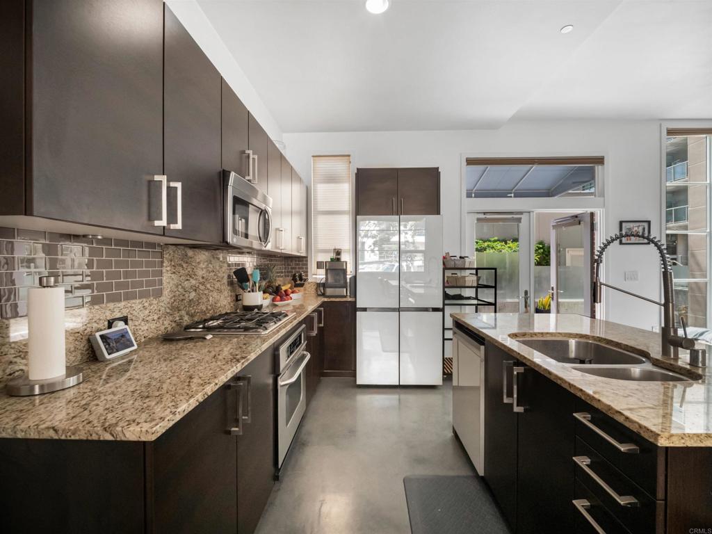 540 9Th Avenue 104, San Diego, CA 92101 — photo 1