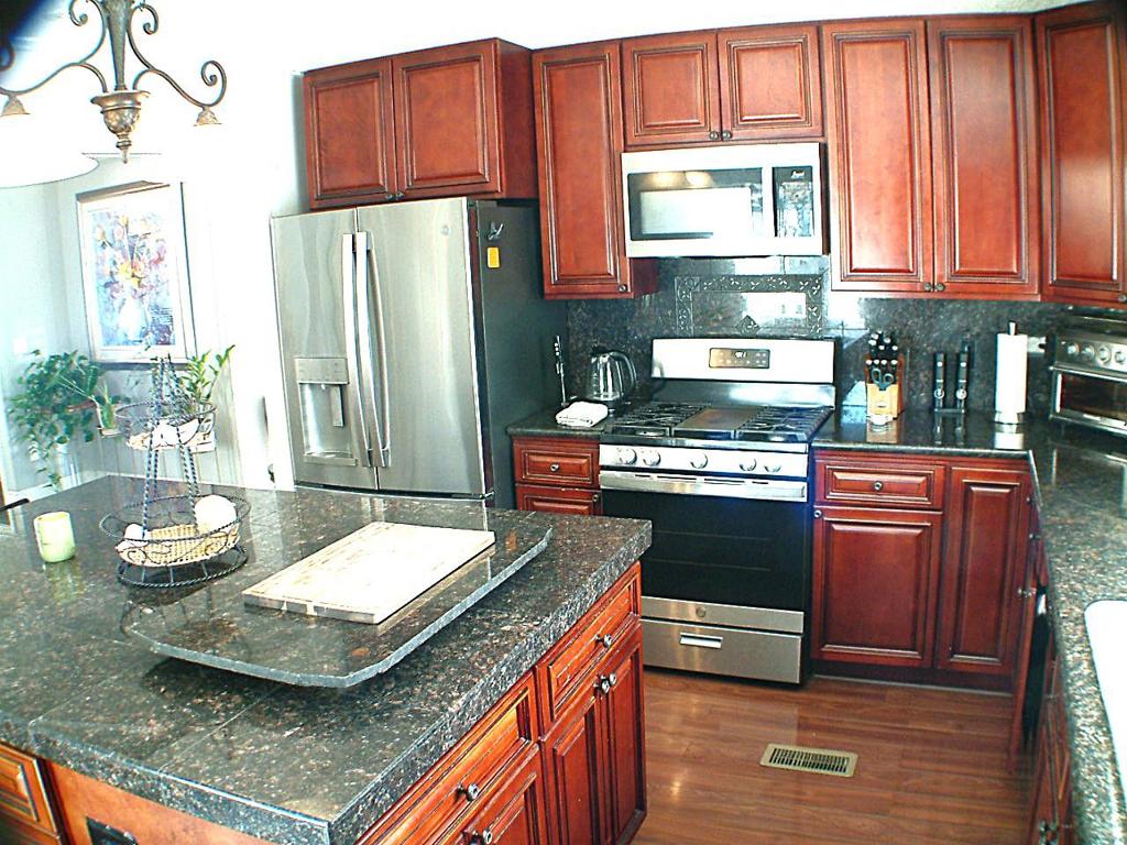 365 MILLPOND Drive 365, San Jose, CA 95125 — photo 1