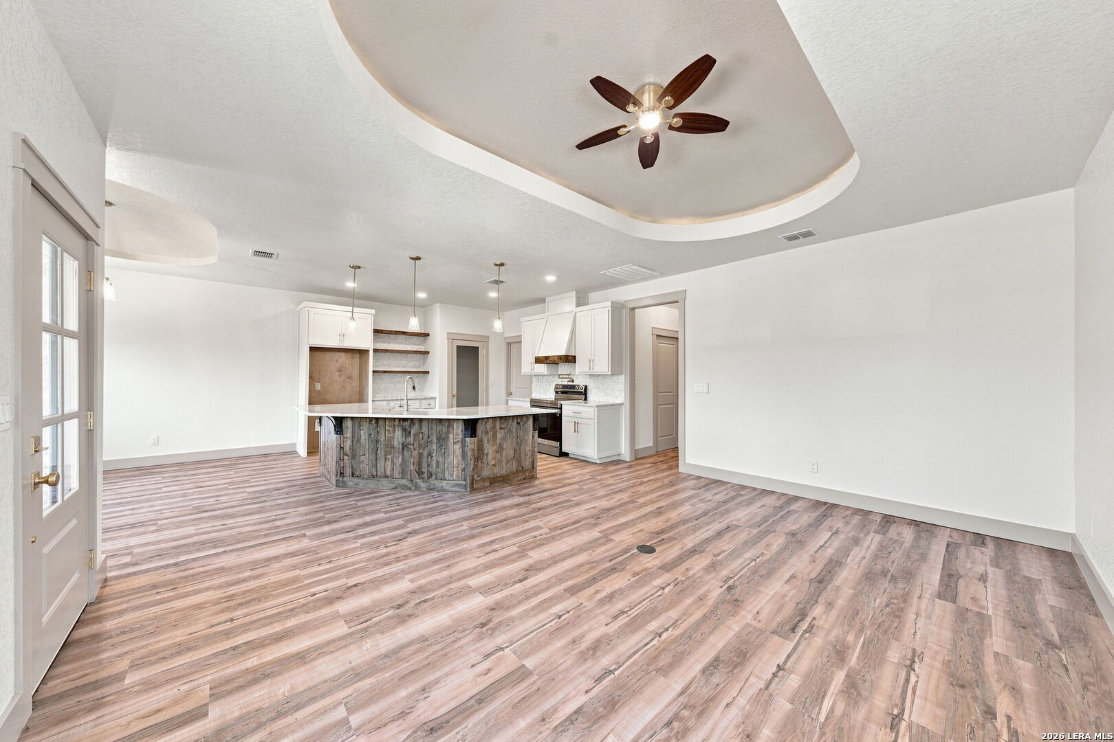 706 OAK VALLEY DR, , 78028 — photo 1