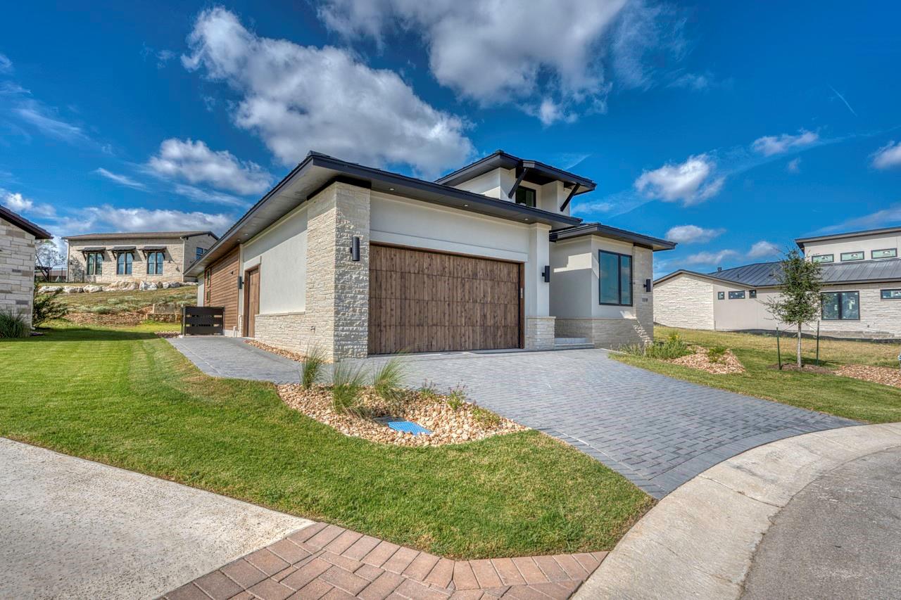 119 Via Roma, Horseshoe Bay, TX 78657 — photo 1