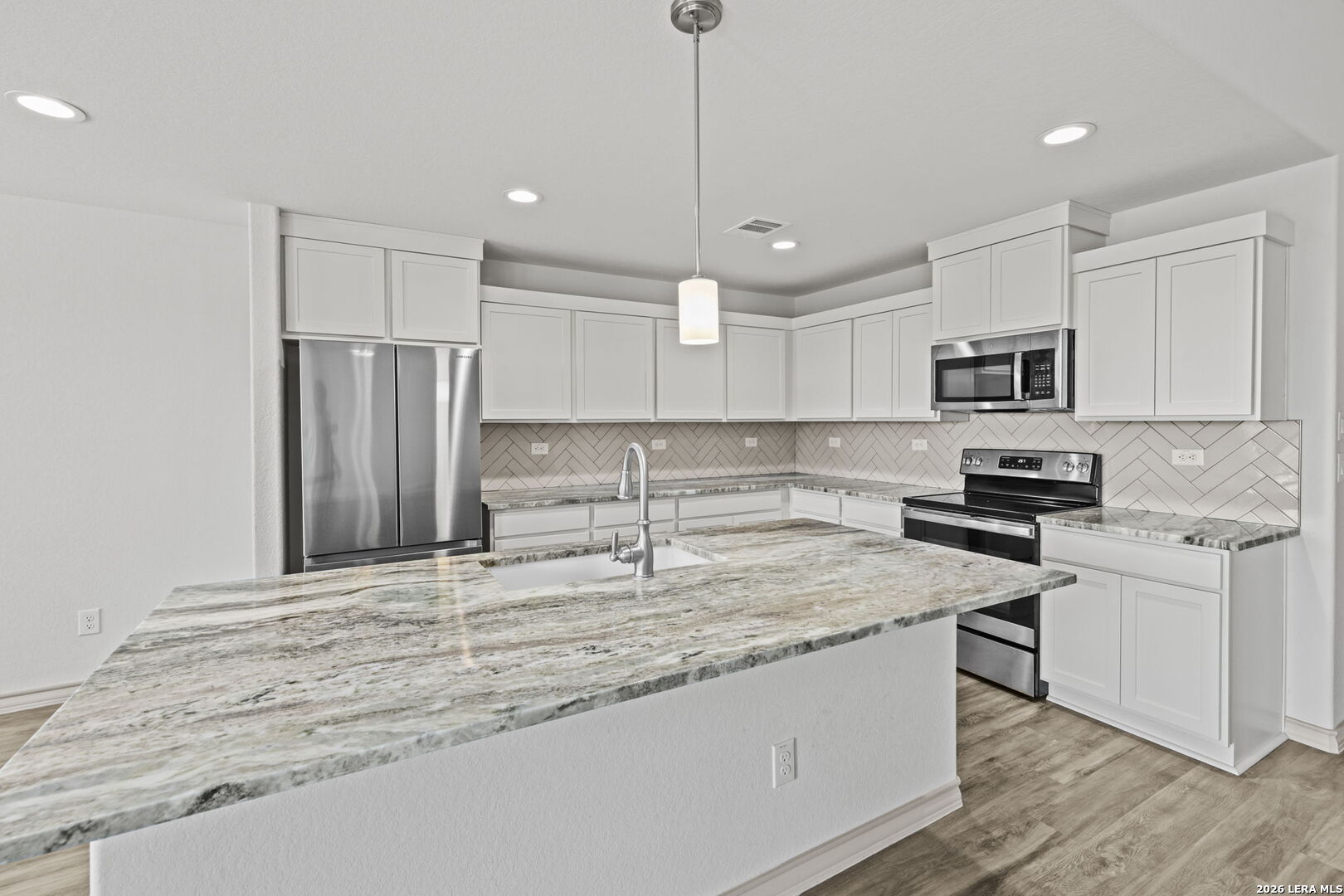 108 Eli Chandler, , 78606 — photo 1