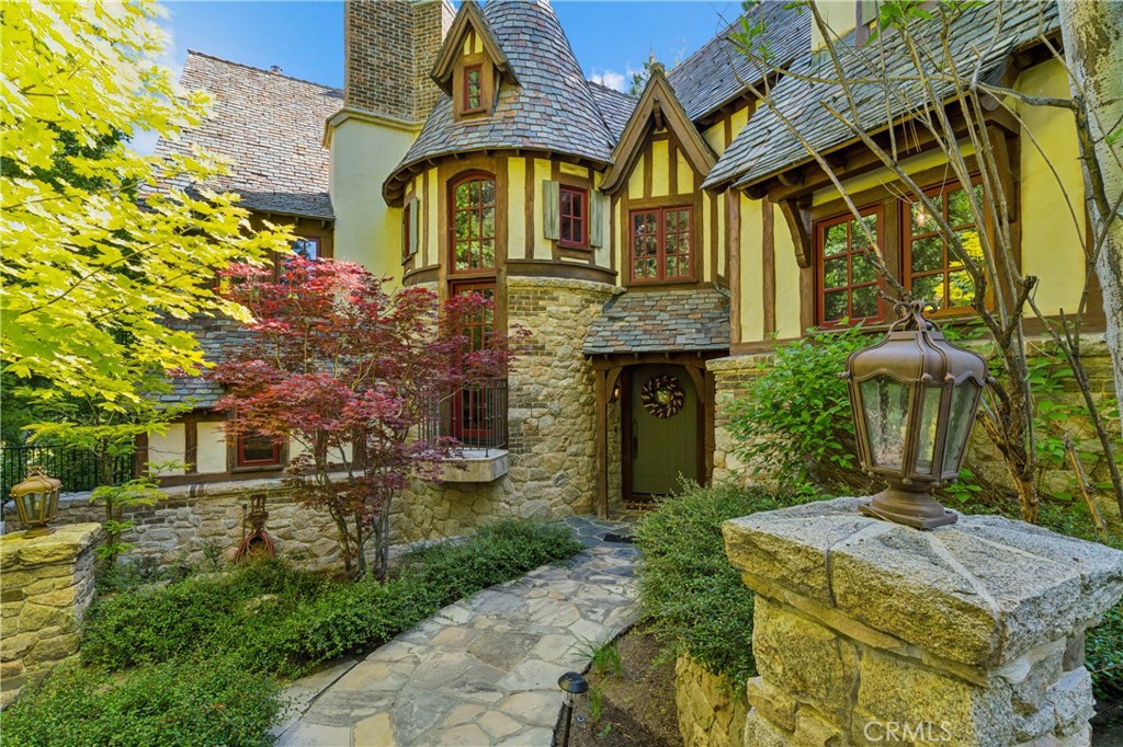 27596 High Knoll, Lake Arrowhead, CA 92352 — photo 1
