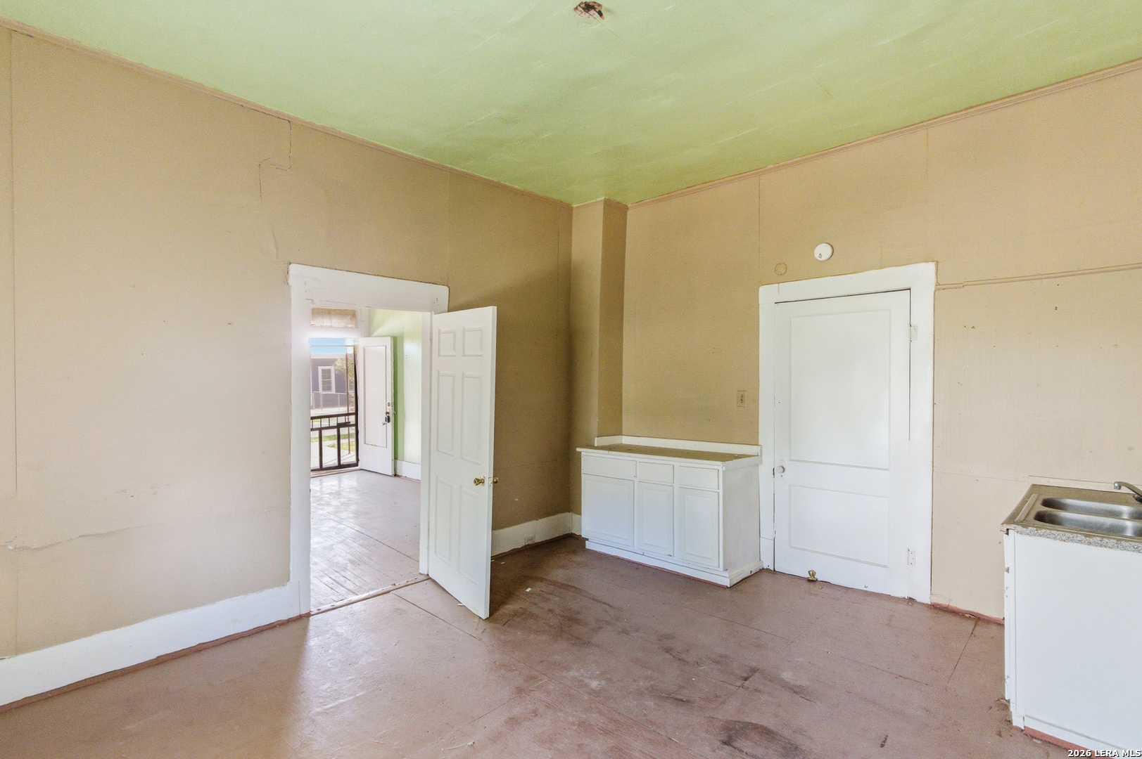 221 Leigh, ,  78210 — photo 1