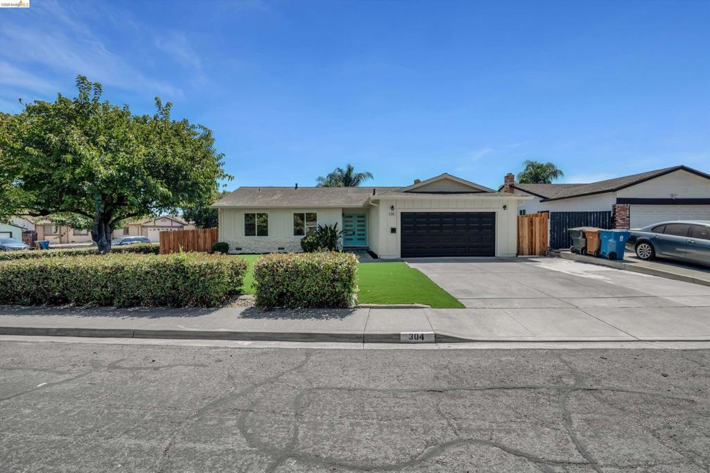 304 Huntington Dr, Antioch, CA 94509 — photo 1