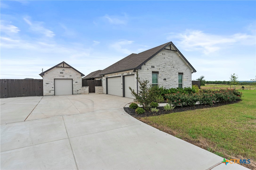 140 Gustav, San Marcos, TX 78666 — photo 1