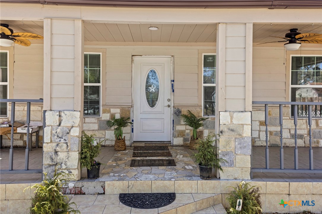 811 Ward, Marlin, TX 76661 — photo 1