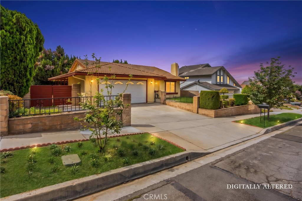 22853 La Paix Street