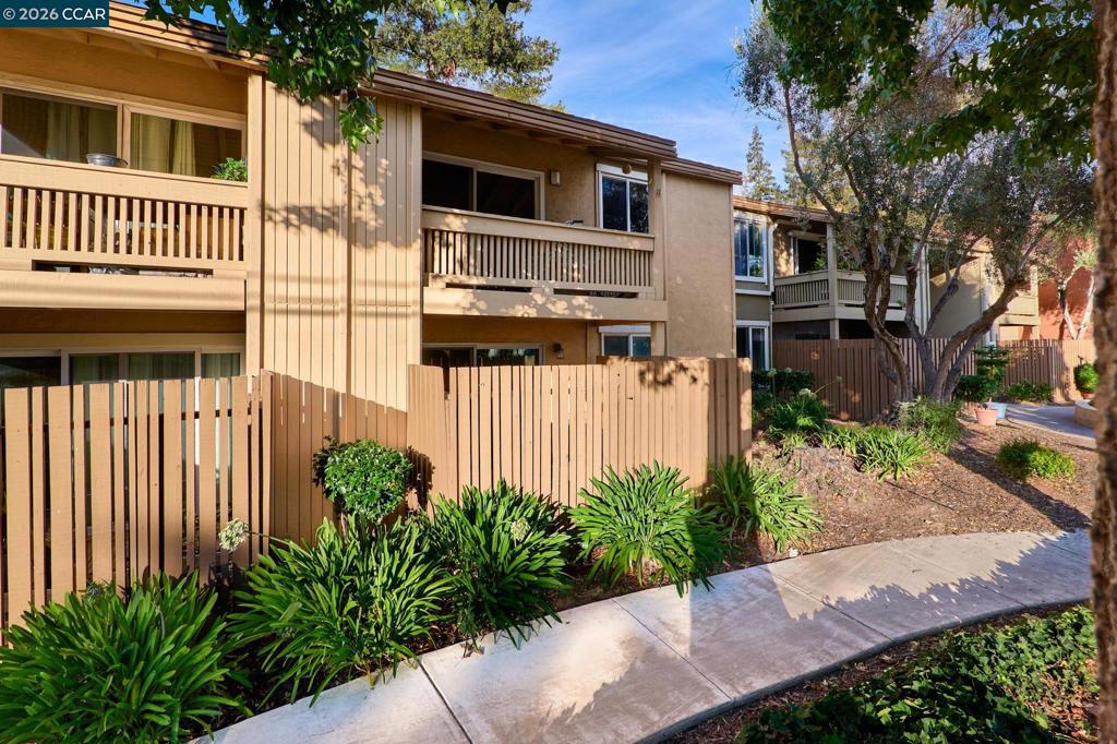 810 Oak Grove Rd 98, Concord, CA 94518 — photo 1