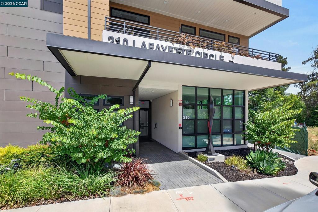 210 Lafayette Cir 302, Lafayette, CA 94549 — photo 1