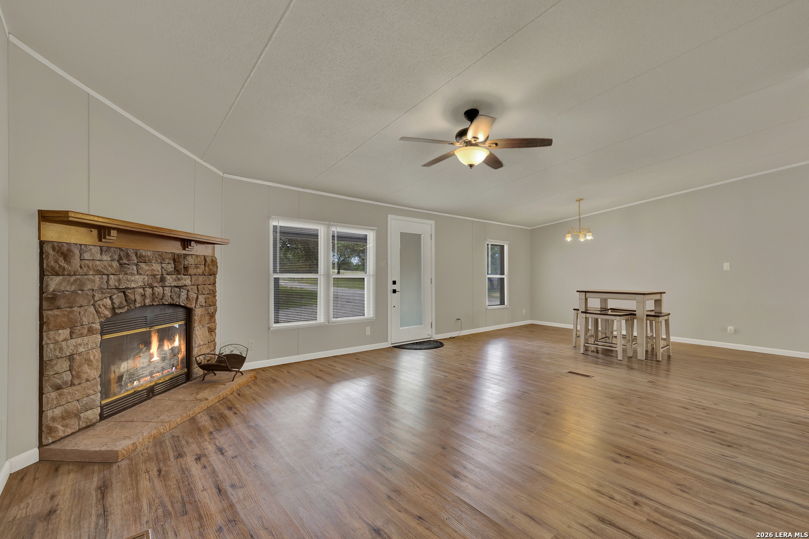 173 Sarah, , 78133 — photo 1