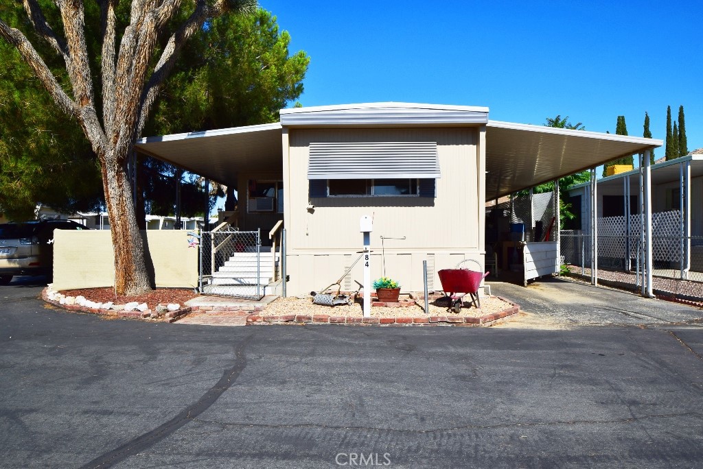 56254 29 Palms Highway 84, Yucca Valley, CA 92284 — photo 1