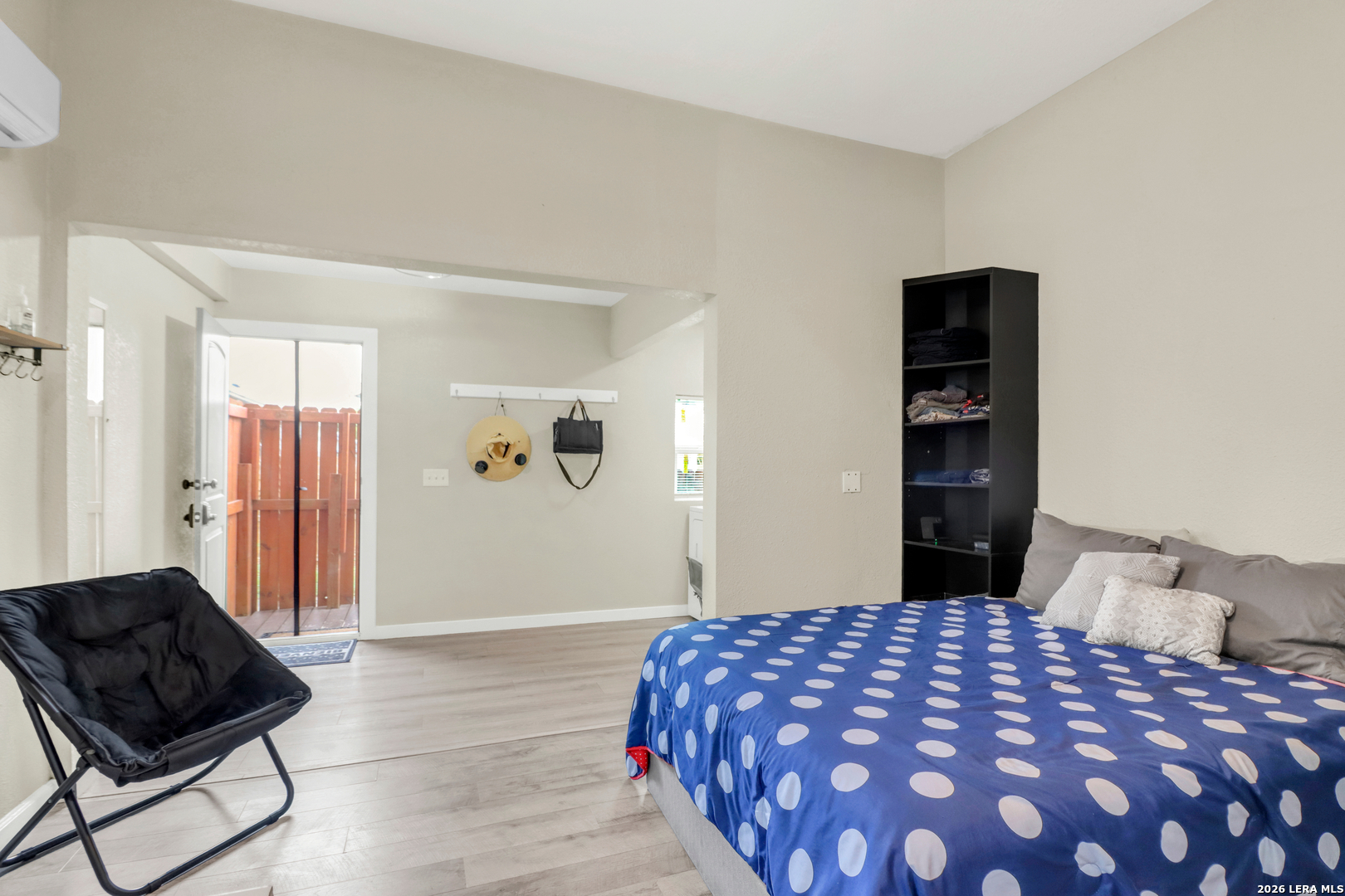 713 Lockhart, ,  78202 — photo 1