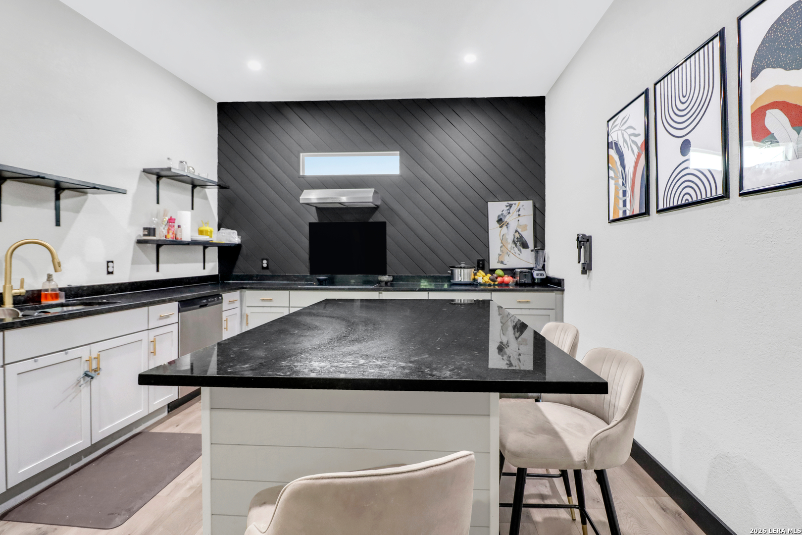 713 Lockhart, San Antonio, TX 78202 — photo 1