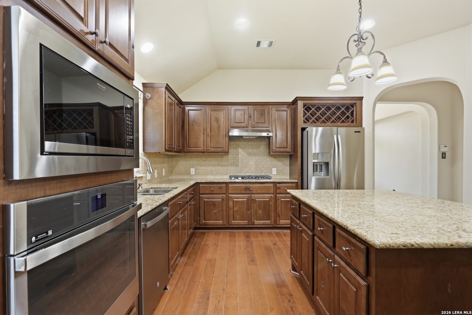 3350 HIGHLINE TRL, ,  78261 — photo 1