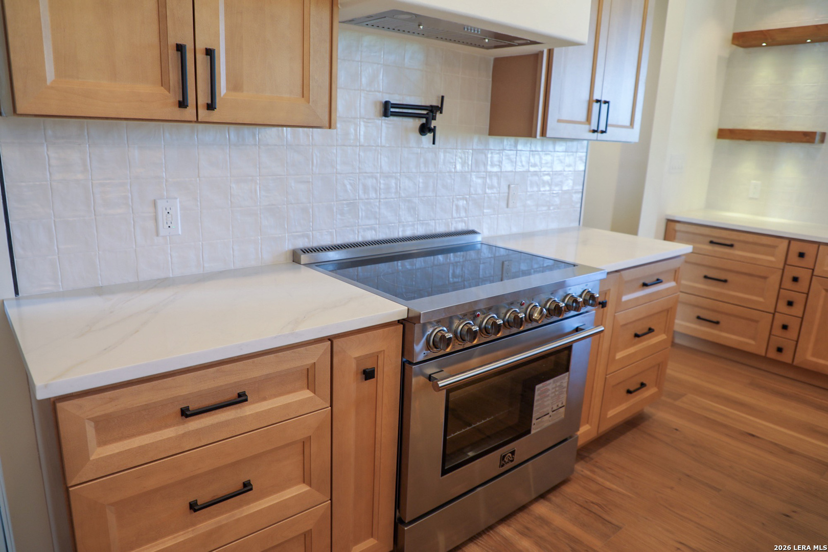 977 PINTO CYN, ,  78003 — photo 1