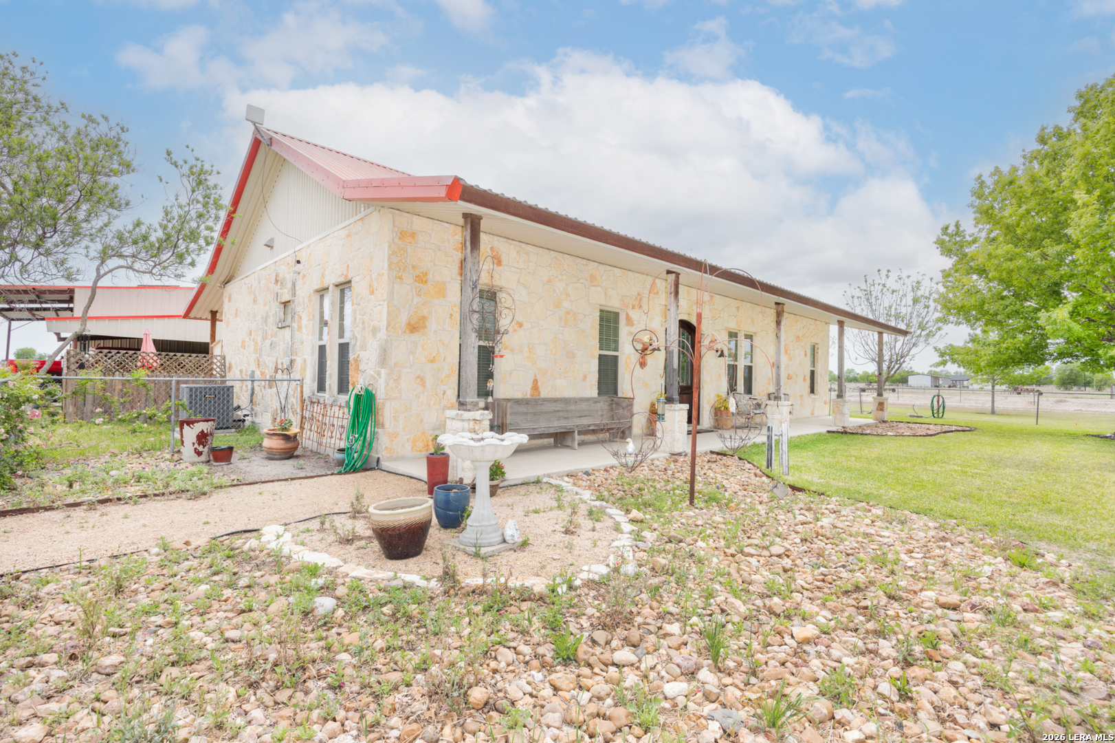 15980 County Road 582, LaCoste, TX 78039 — photo 1