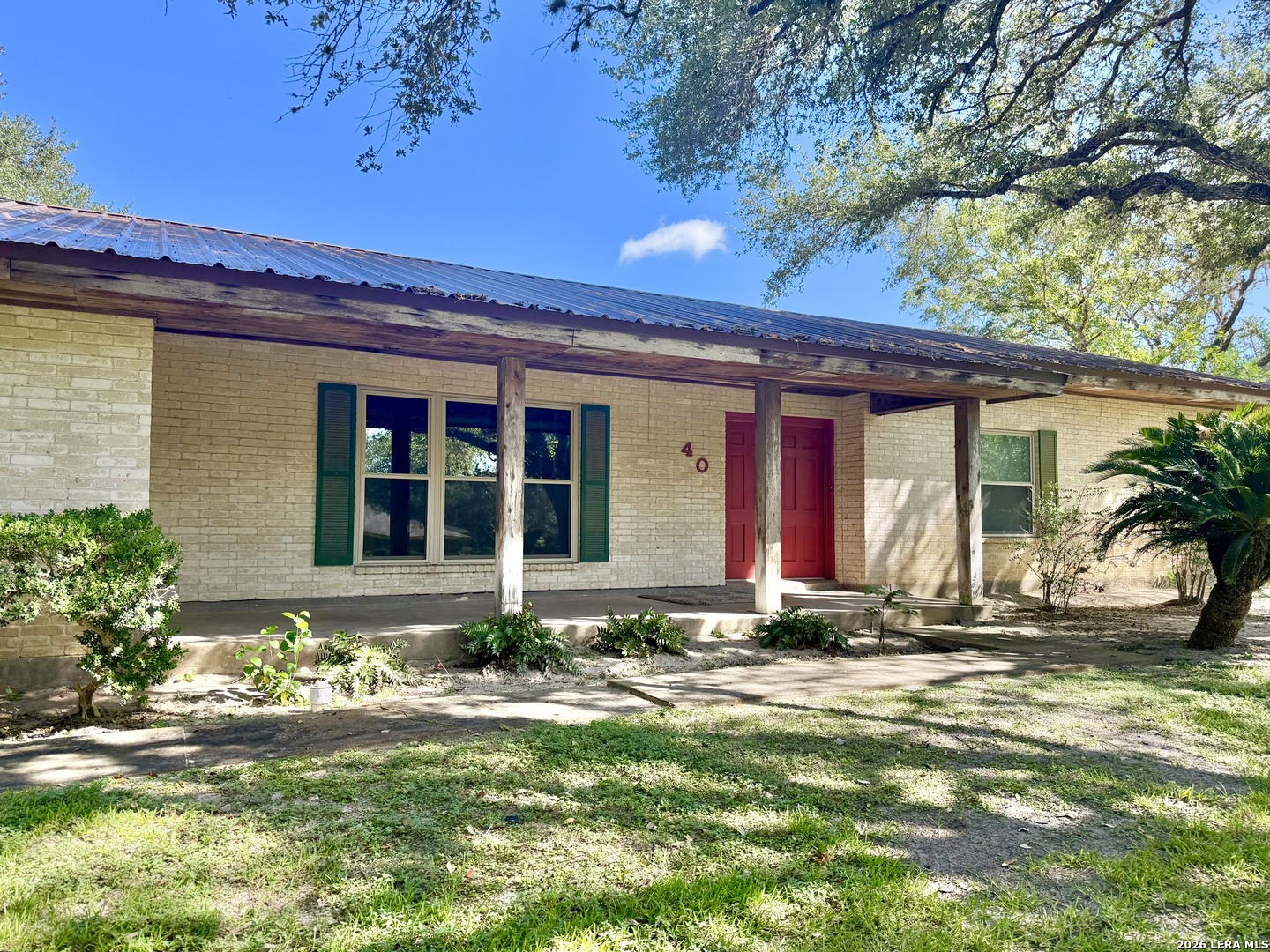 40 Encino Loma, Beeville,  78102 — photo 1