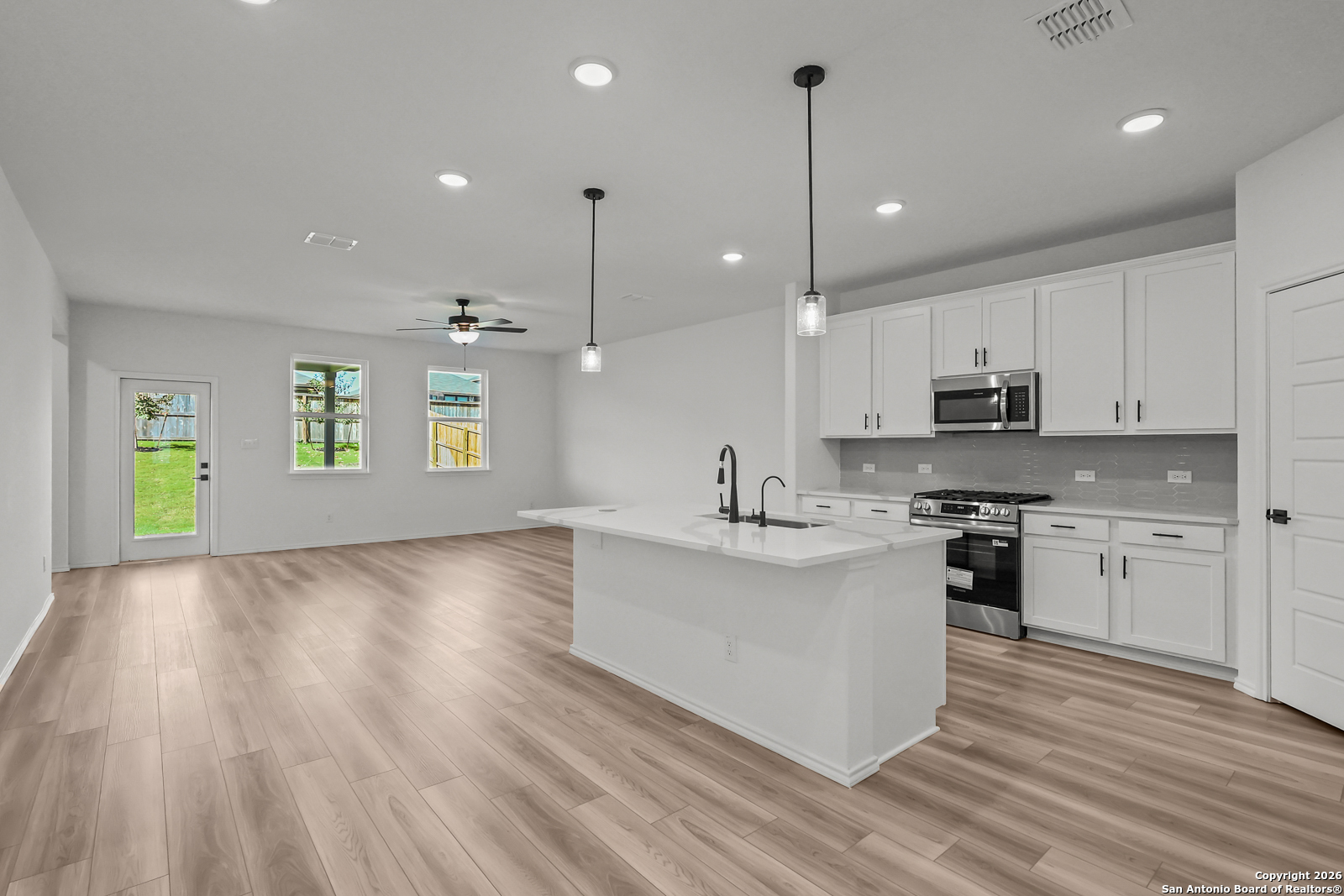 6911 Comanche Cave, ,  78247 — photo 1