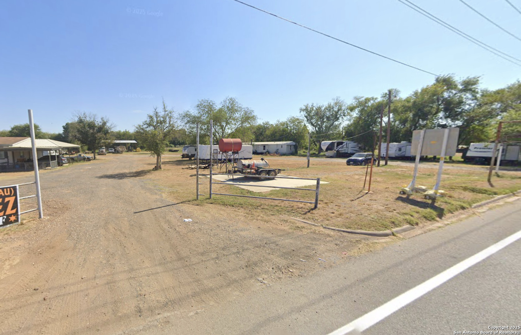 606 N MAIN, Cotulla, TX 78014 — photo 1