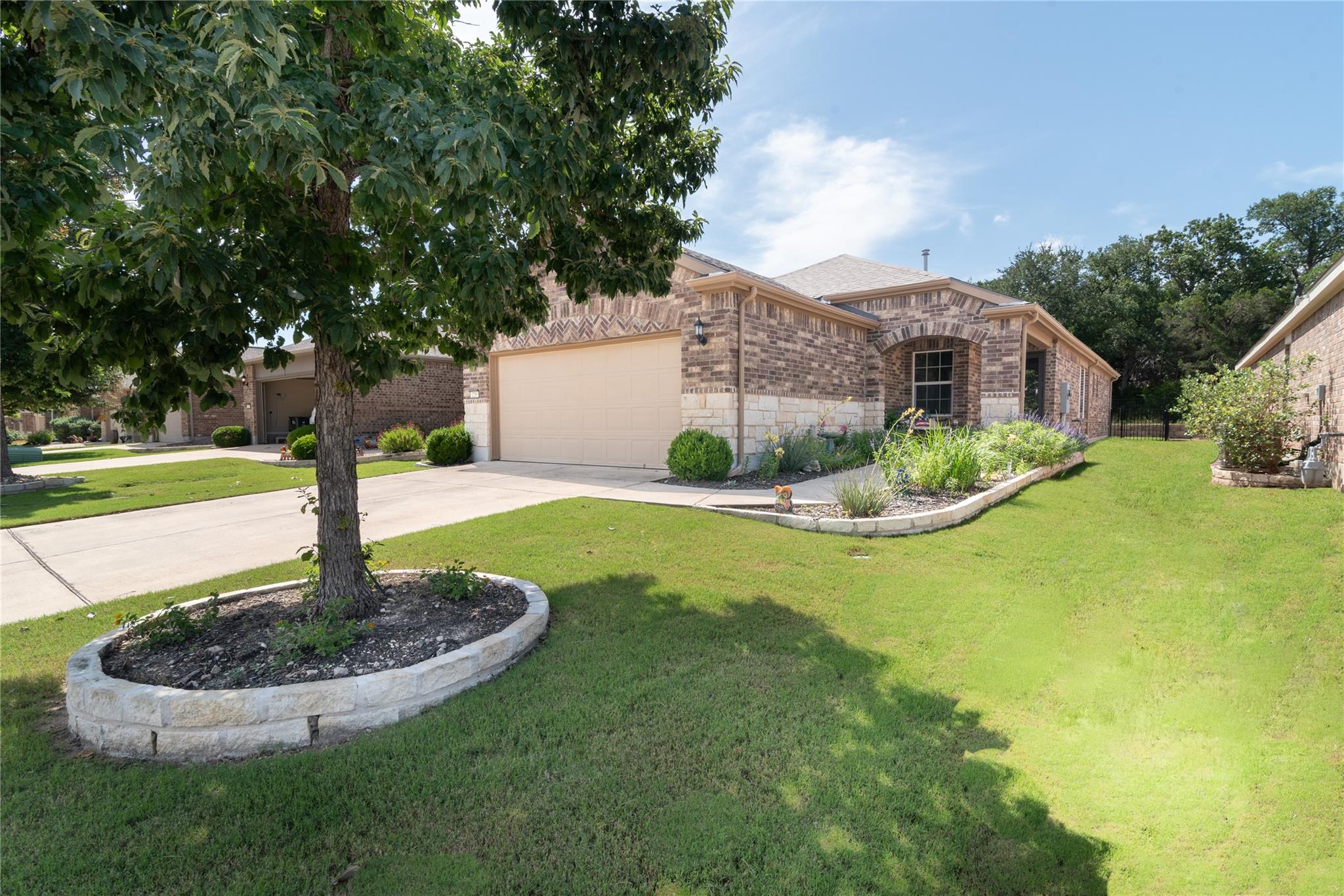 229 Hobby St, Georgetown, TX 78633 — photo 1