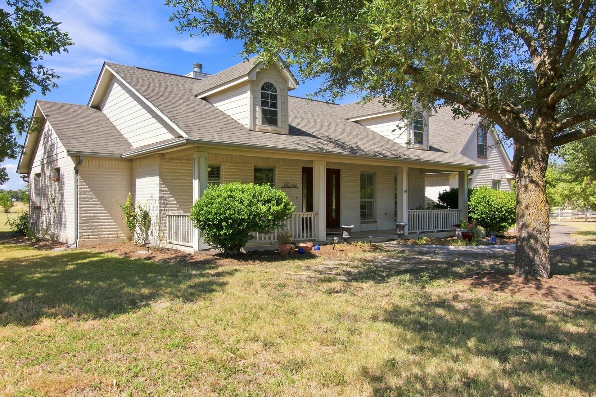 215 Courtnees, Georgetown, TX 78626 — photo 1