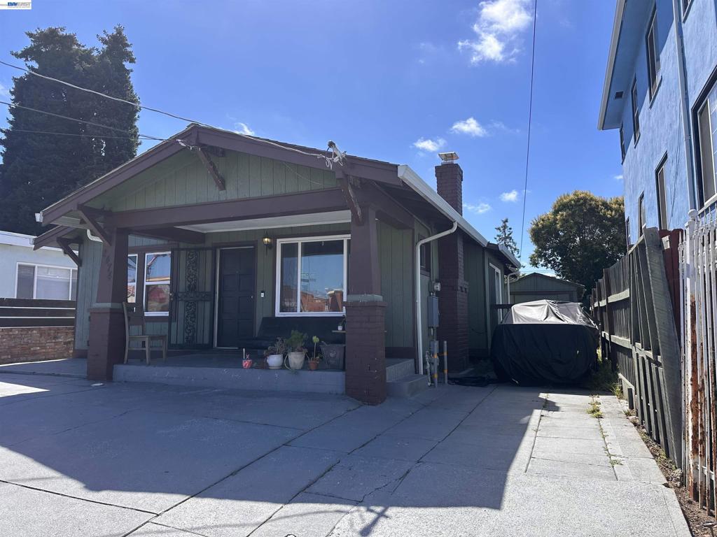 2474 Seminary Ave, Oakland, CA 94605 — photo 1