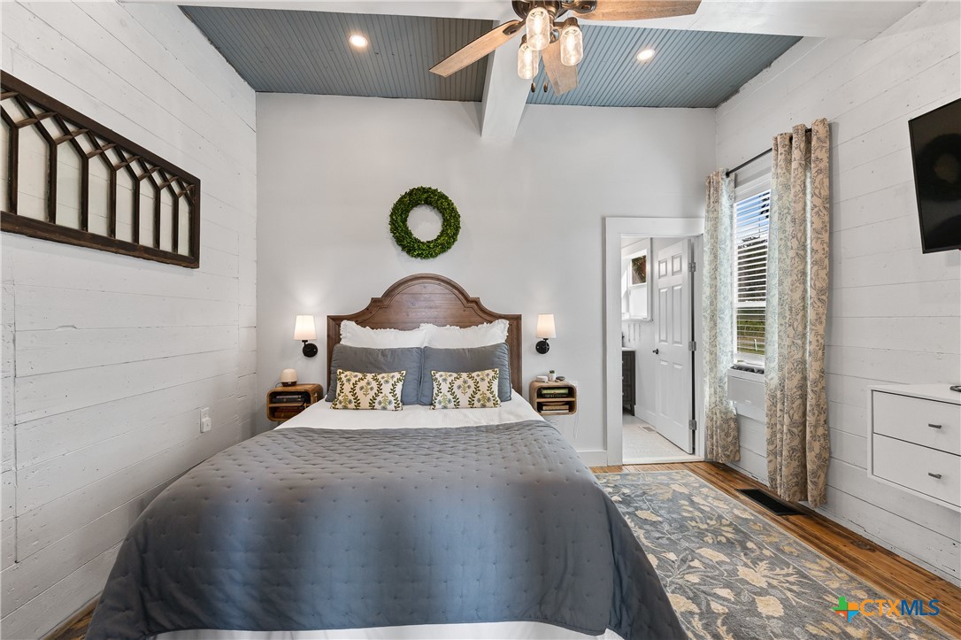 701 Gilbert