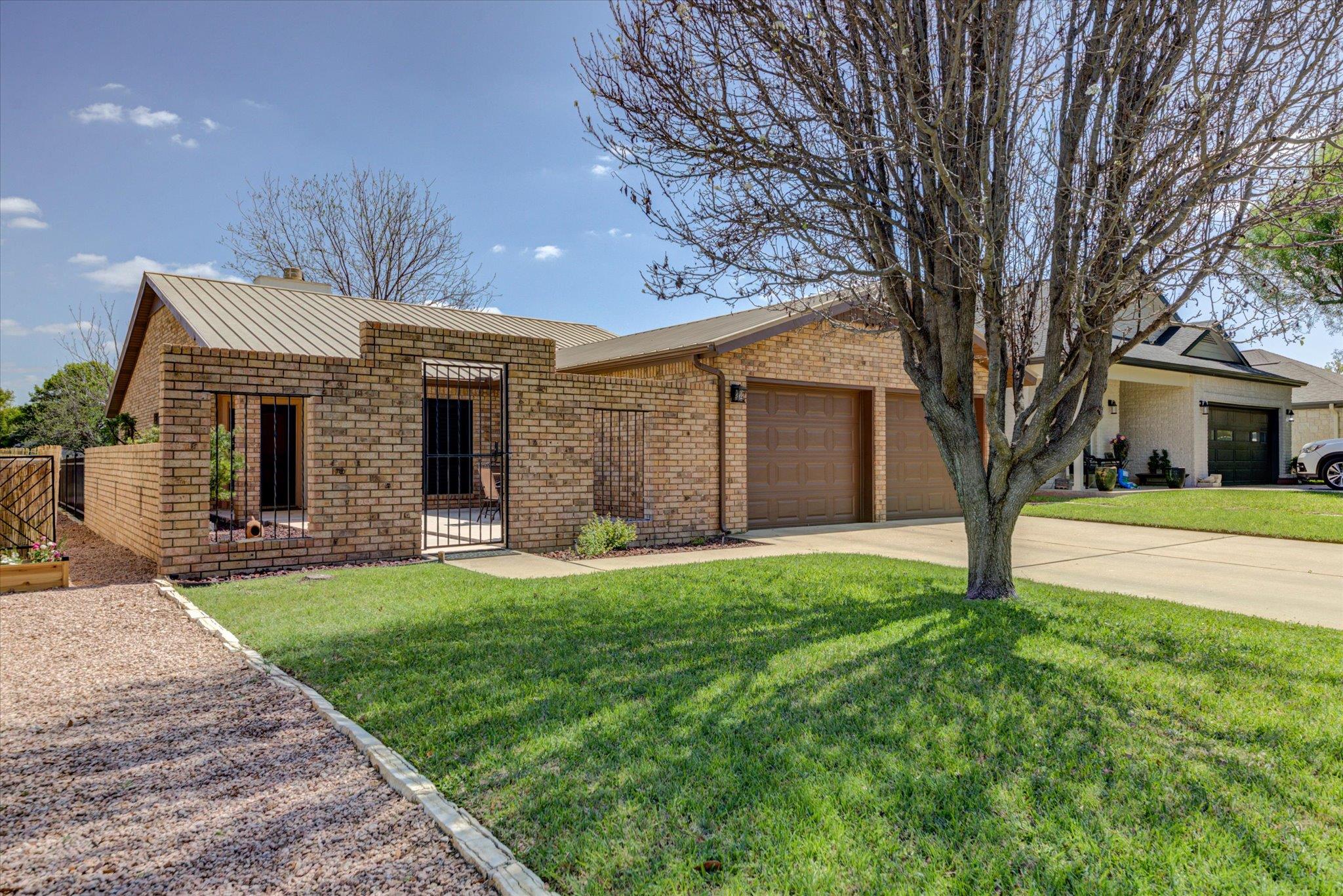 115 Firestone, Meadowlakes, TX 78654 — photo 1