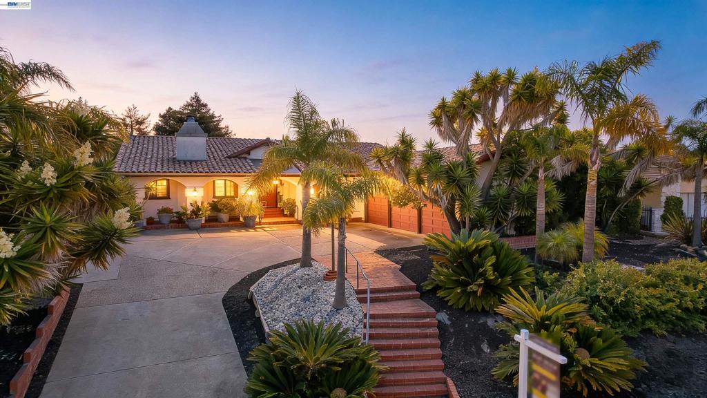 16989 Brierly Ct, Castro Valley, CA 94546 — photo 1