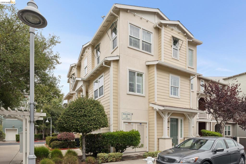 3207 Jetty Dr, Richmond, CA 94804 — photo 1