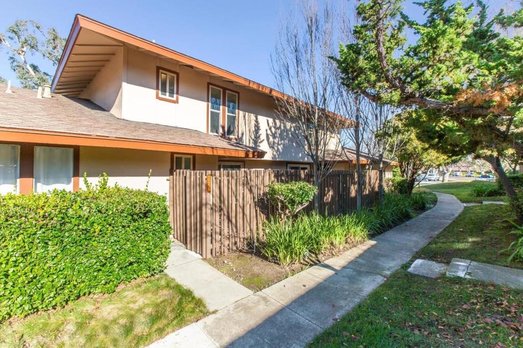 225 Red Oak Drive N, Sunnyvale, CA 94086 — photo 1