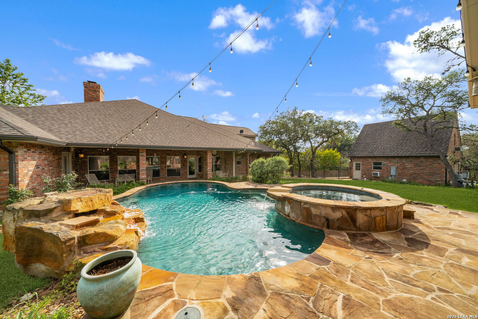 8639 RAINTREE WOODS DR, Fair Oaks Ranch, TX 78015 — photo 1
