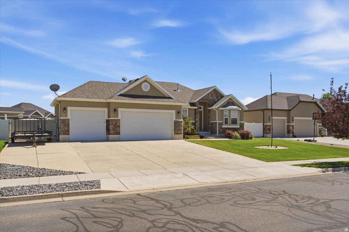 3531 W CRANEFIELD RD, Clinton, UT 84015 — photo 1