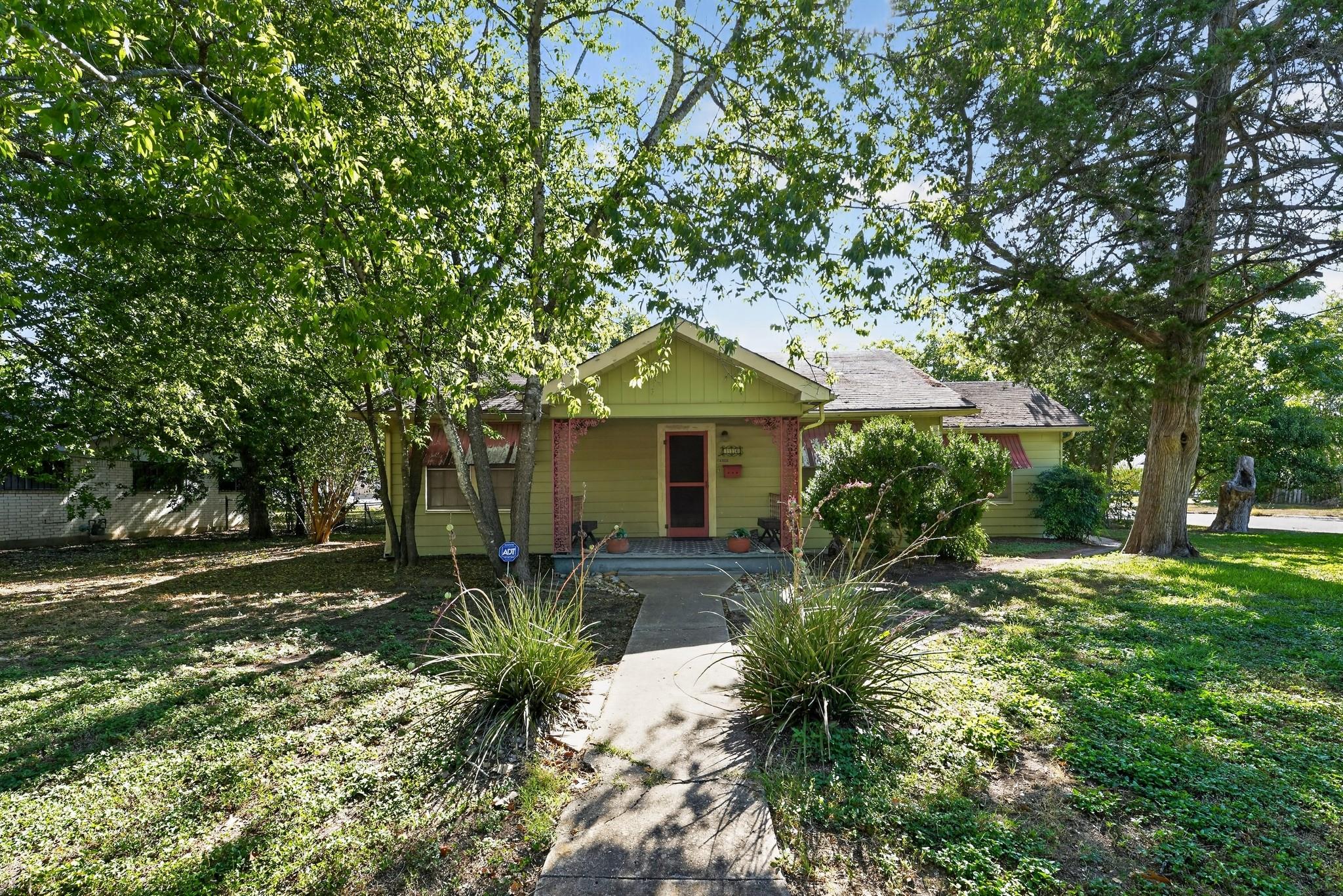 316 Guadalupe, Lockhart, TX 78644 — photo 1