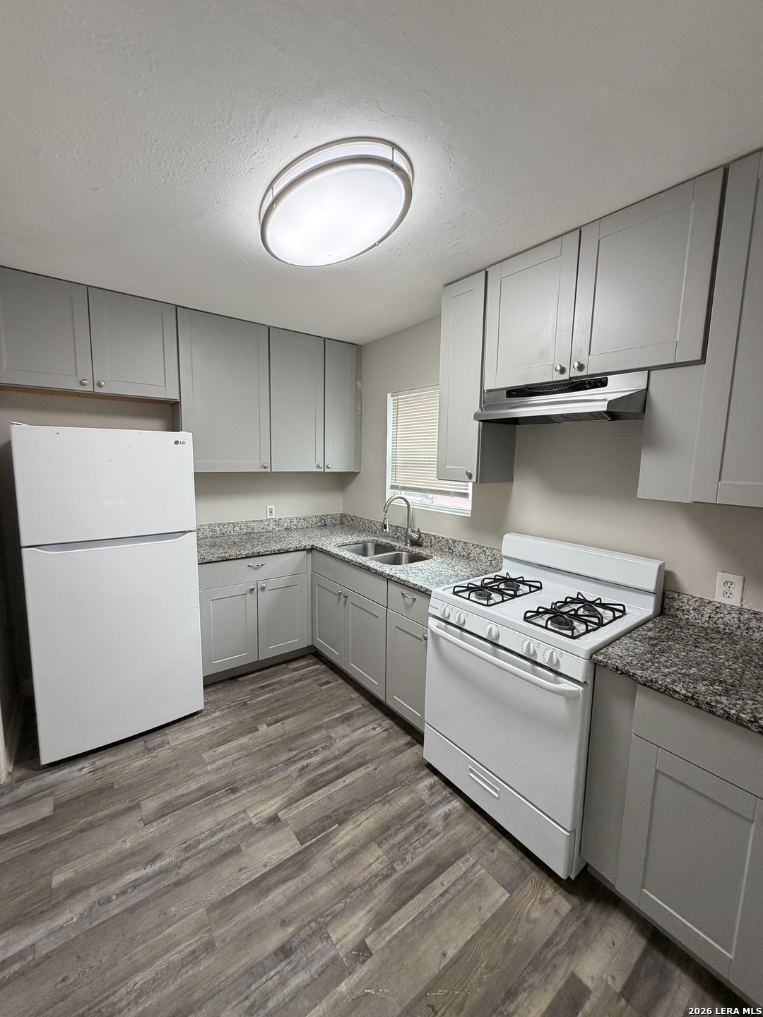 107 Fran Fran, ,  78207 — photo 1