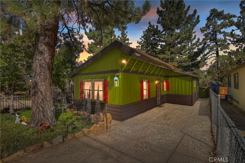 571 Pine Lane, Sugarloaf, CA 92386 — photo 1