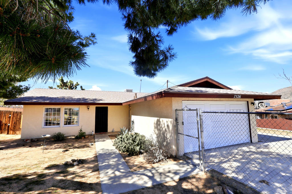 7526 Apache Trail, Yucca Valley, CA 92284 — photo 1
