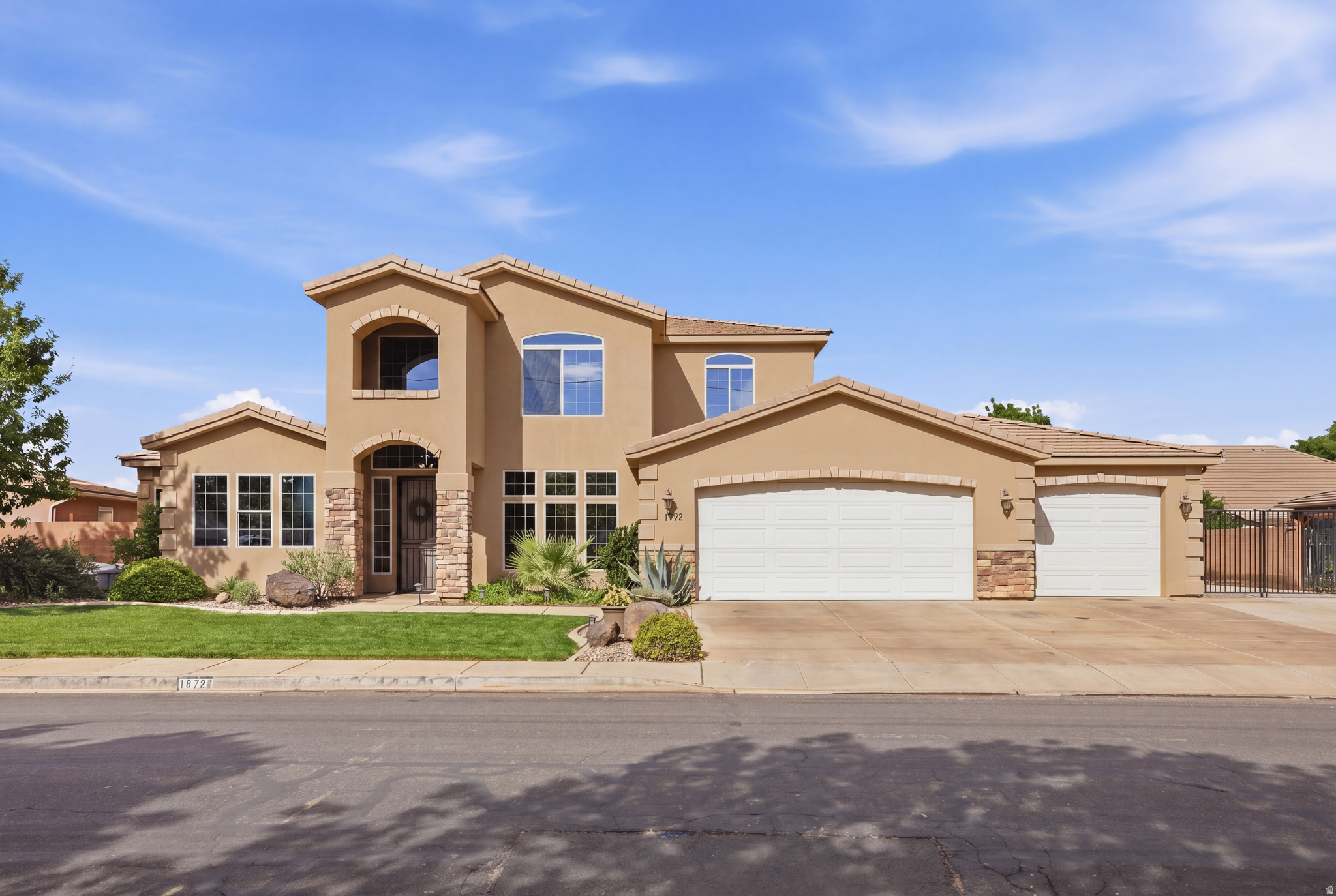 1872 S 20 E, Washington, UT 84780 — photo 1