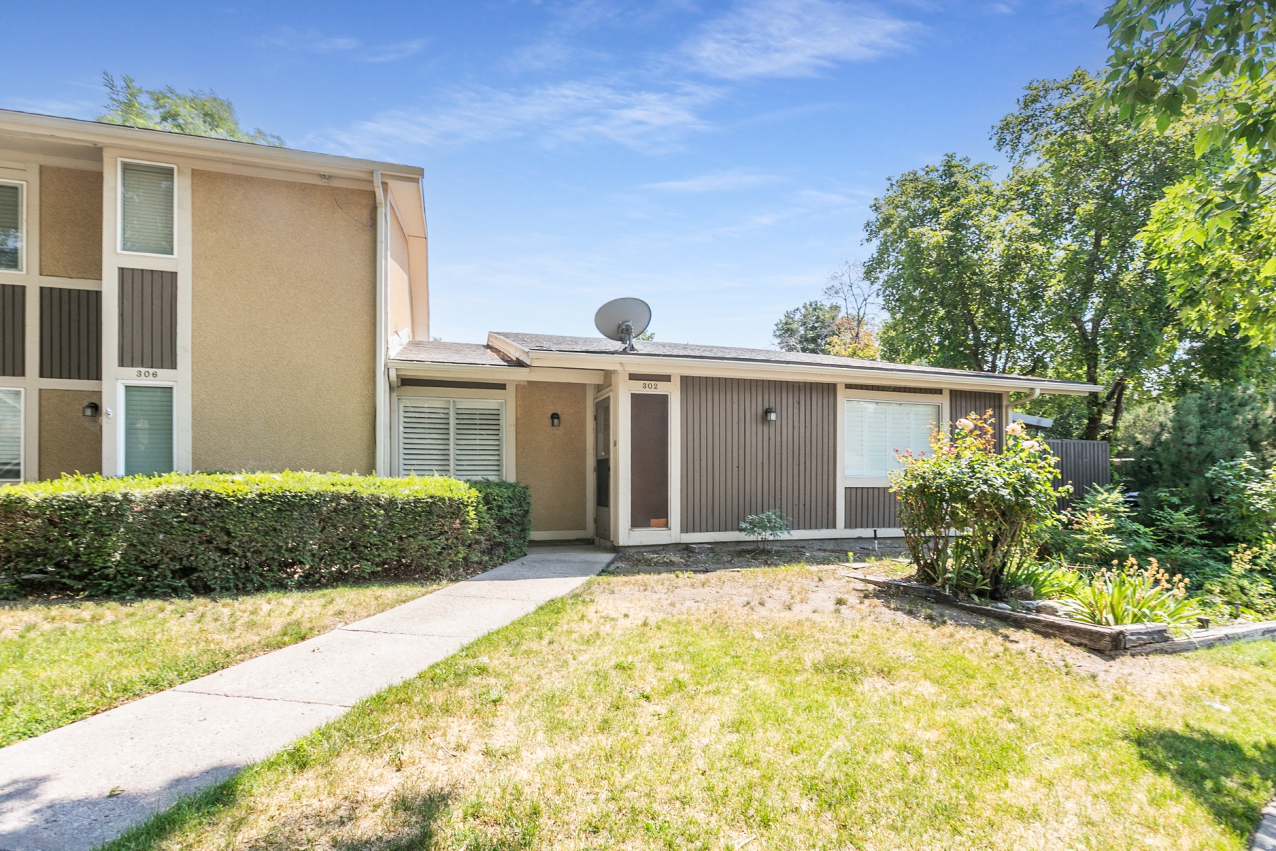 302 E PEACH LN, Bountiful, UT 84010 — photo 1