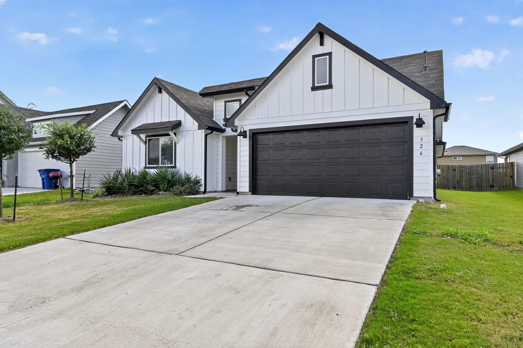 326 Richland, Lockhart, TX 78644 — photo 1