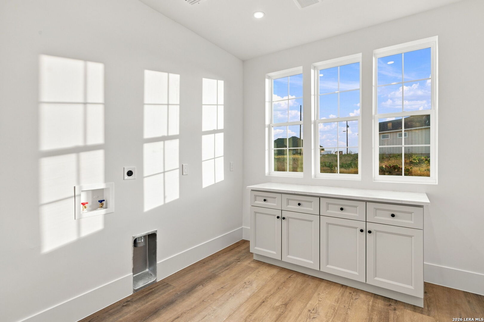 499 Wood View Cir, ,  78003 — photo 1