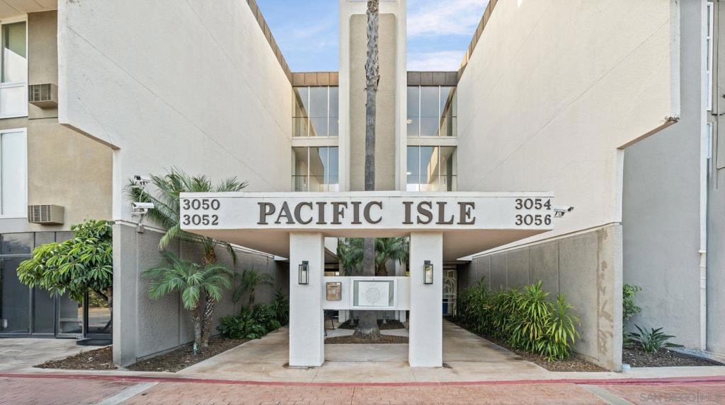3050 Rue D'Orleans 423, San Diego, CA 92110 — photo 1