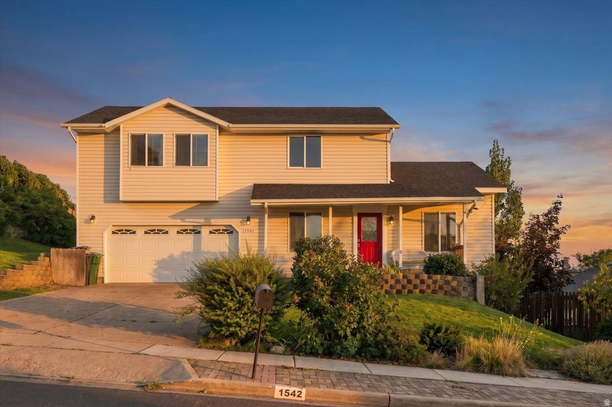 1542 E GRANADA DR, Sandy, UT 84093 — photo 1