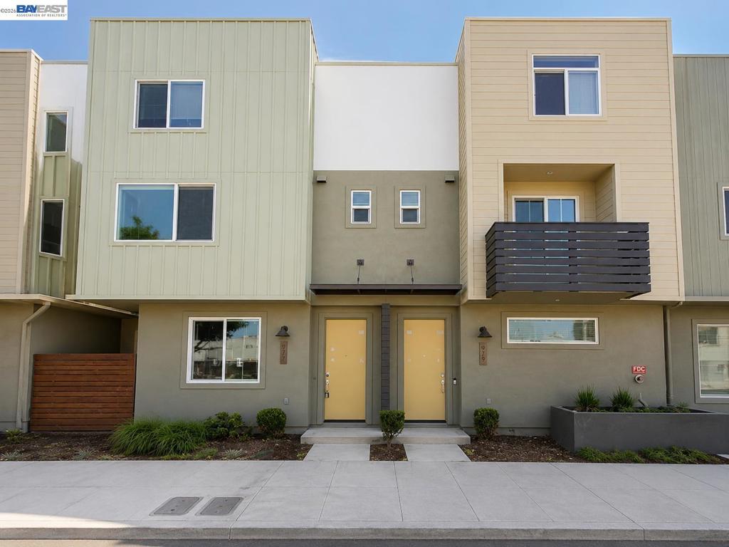 977 24Th St, Oakland, CA 94607 — photo 1