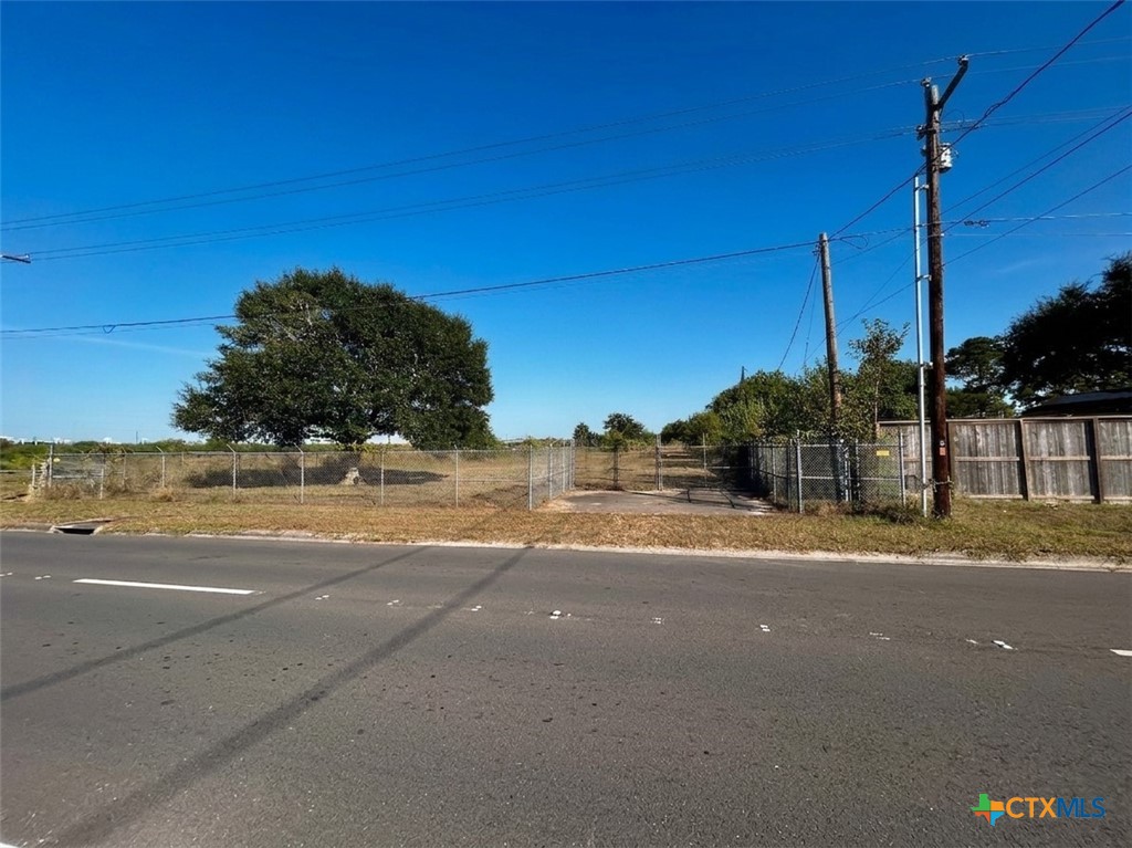 2205 Salem, Victoria, TX 77904 — photo 1