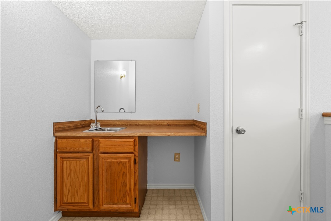 1203 Bobwhite, Round Rock, TX 78681 — photo 1