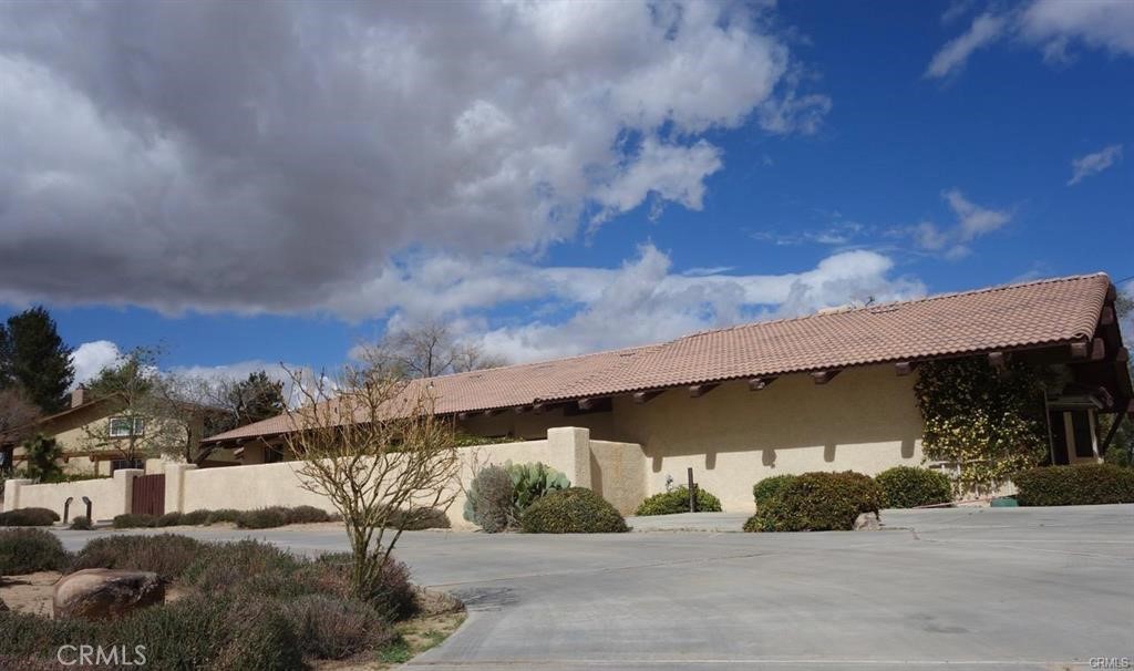 15201 Pocahantas, Apple Valley, CA 92307 — photo 1